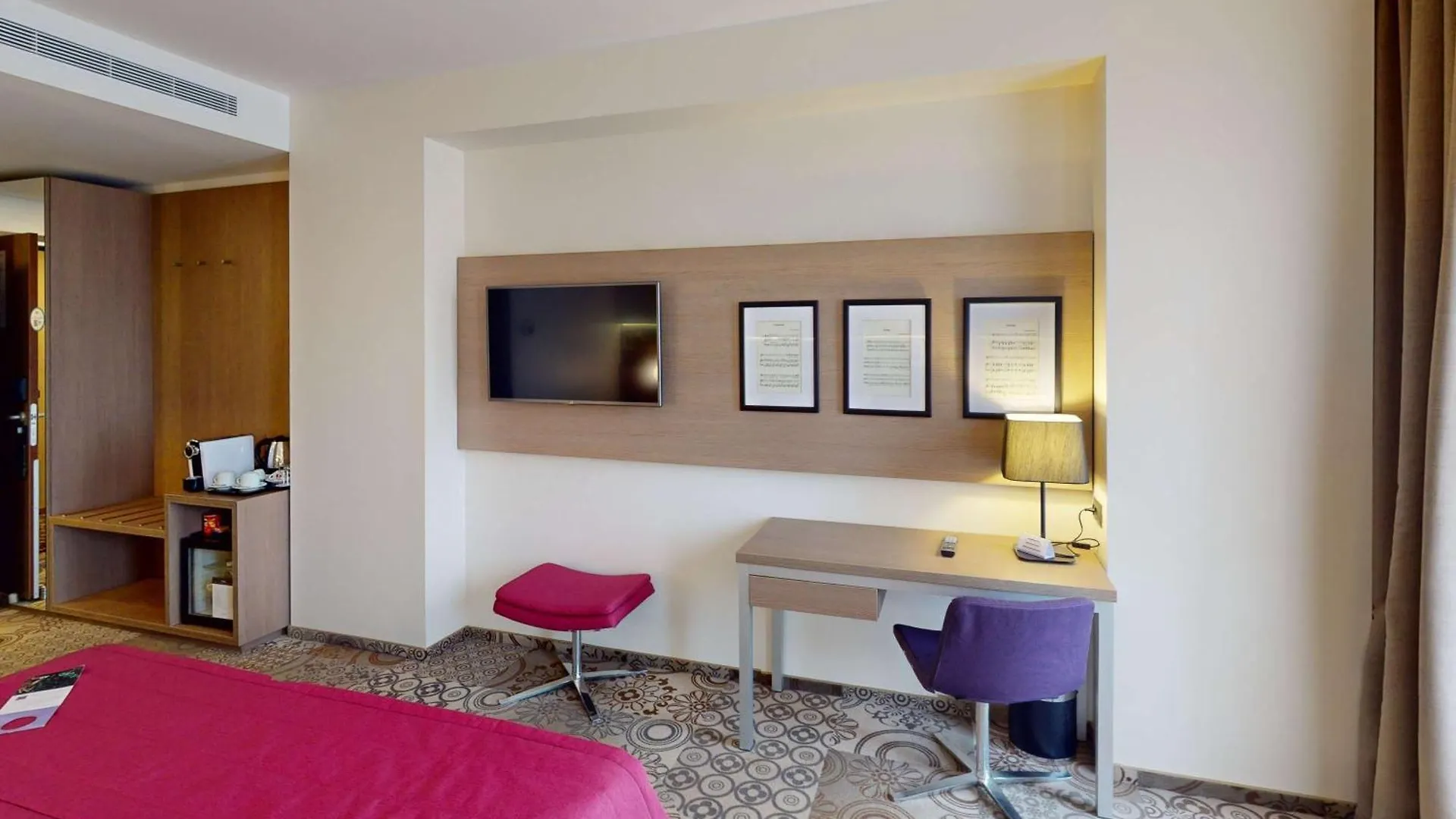 Mercure Bucharest City Center 4*,